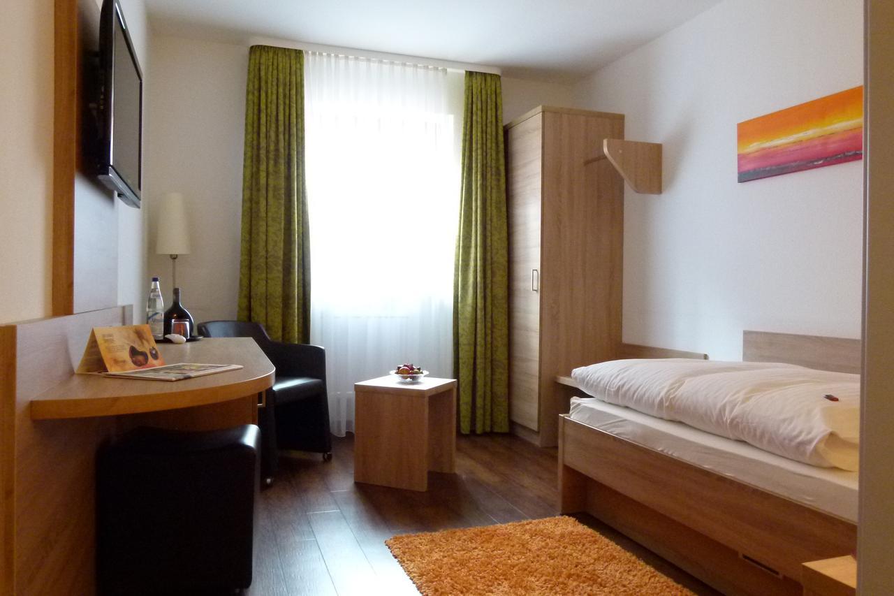 Hotel-Gasthof Zur Sonne Pappenheim Buitenkant foto
