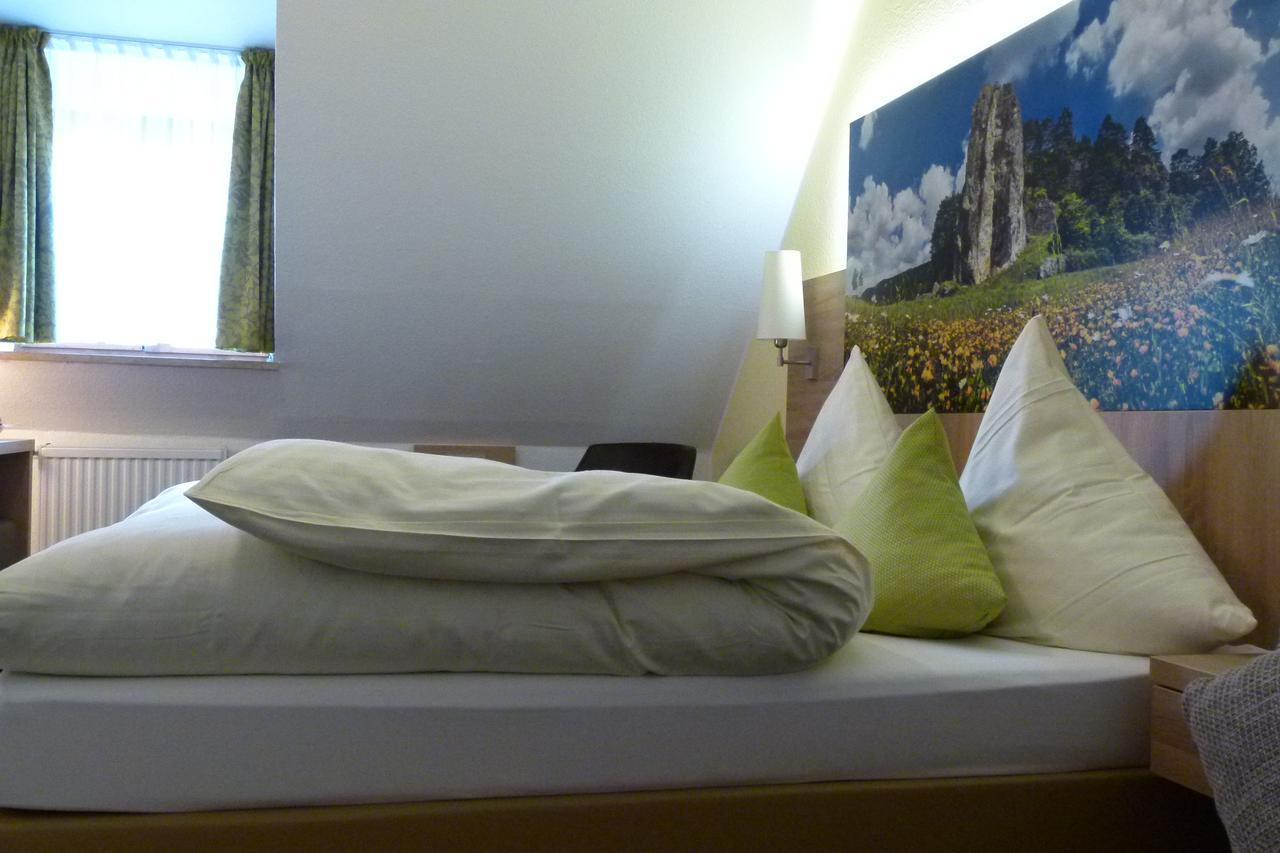 Hotel-Gasthof Zur Sonne Pappenheim Buitenkant foto